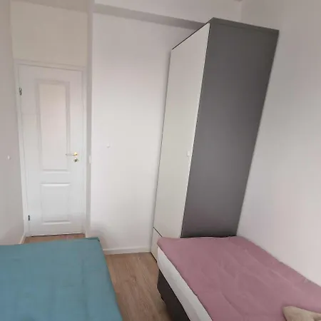 Broniewskiego 6