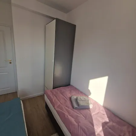 Broniewskiego 6